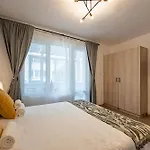 アパート Next To Sea Garden Suitable For 4 Persons