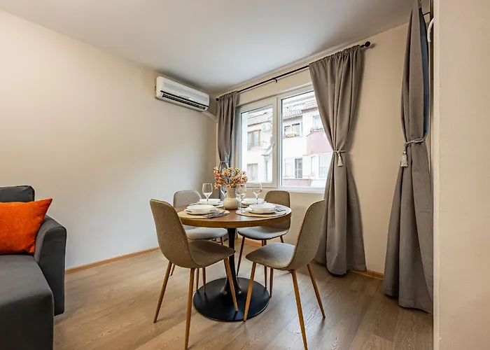 Lägenhet Next To Sea Garden Suitable For 4 Persons