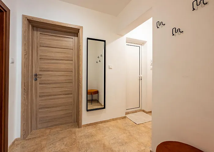 Lägenhet Next To Sea Garden Suitable For 4 Persons